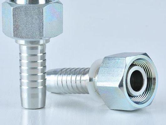Acciaio inossidabile Metrica femminile con anello O a cono a 24 gradi Fitting idraulico per il collegamento del tubo