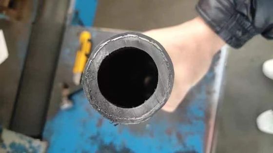Capacità del tubo di pompaggio dell'olio di gomma