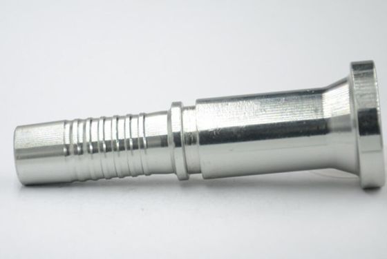 SAE Flange idraulica 3000psi Flange del tubo 87311 Lunga durata di funzionamento e collegamento dei tubi